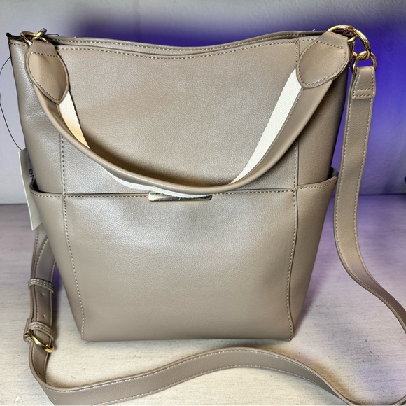 ON•34th Hattie Bucket Bag in Dune – SOLD OUT at Macy’s – NWT - Picture 10 of 15